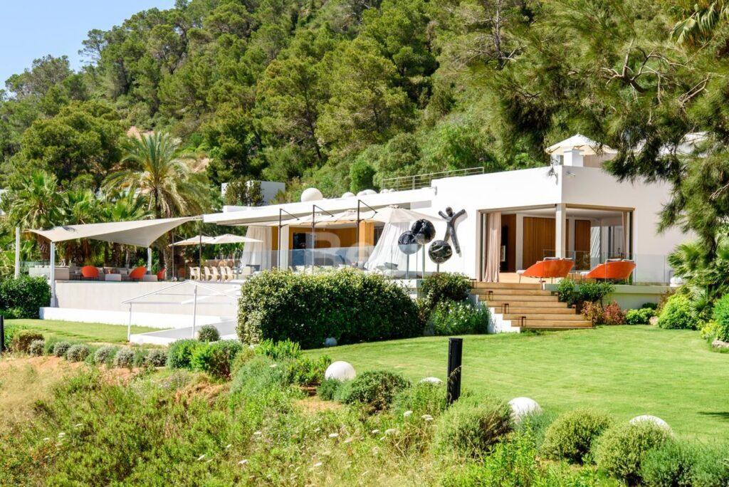 Beautiful villa for rent in Ibiza, in the area of SAN JOSE REF:HSCHN18