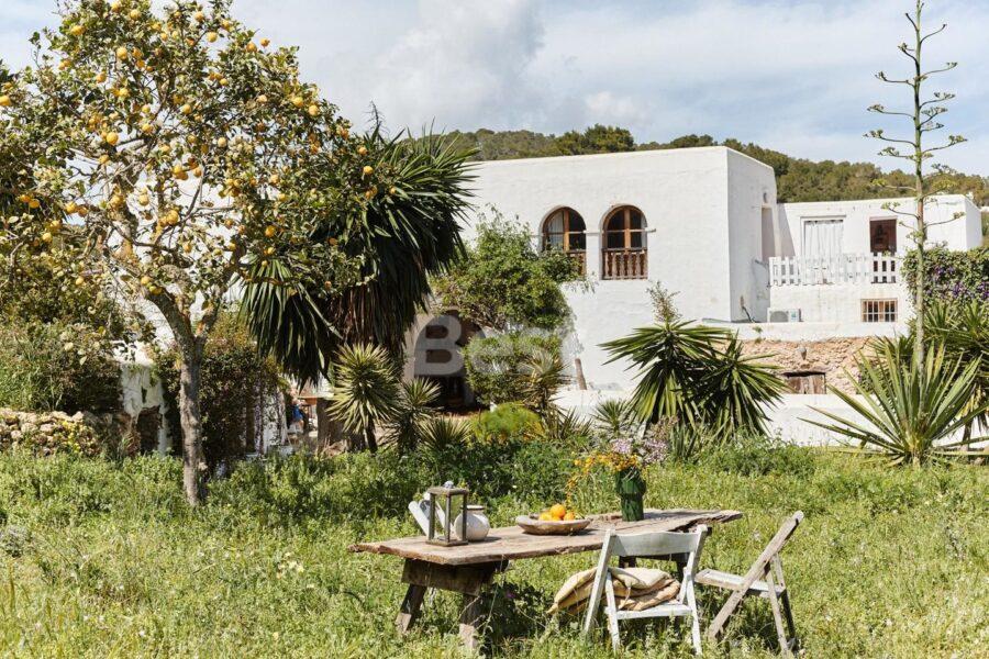 TRADITIONAL COUNTRY HOUSE WITH MUSIC STUDIO FOR RENT, IBIZA REF: CAN YAY
