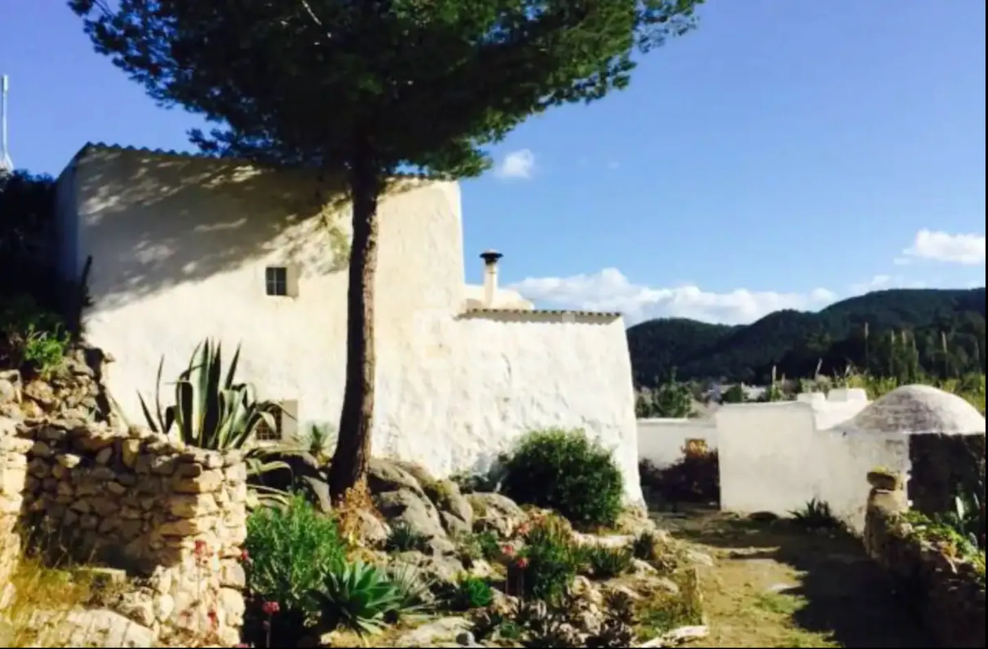 Chic 500 year old finca for rent in San Juan, Ibiza REF: CAN CHEE