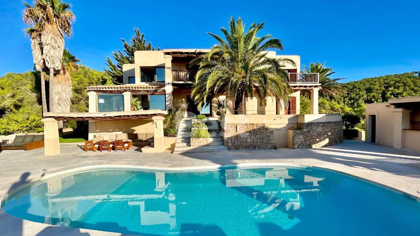 Casa payesa con vistas al mar y atardecer y con LT en venta en San Agustin, Ibiza REF: CAN SI