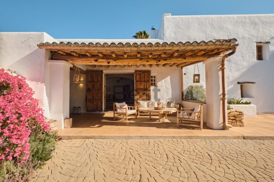 Beautiful ecological farm in San Rafael for sale, Ibiza REF: CAN TERRA